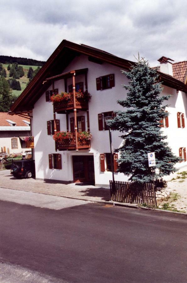 Villa Santer Toblach Buitenkant foto